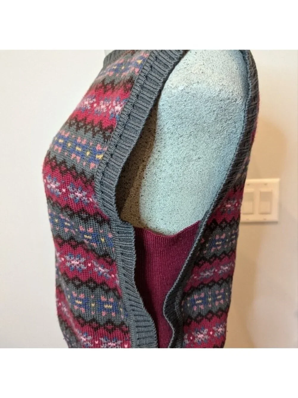 Vintage Wool multi color Patterned women's Sweater vest, size S